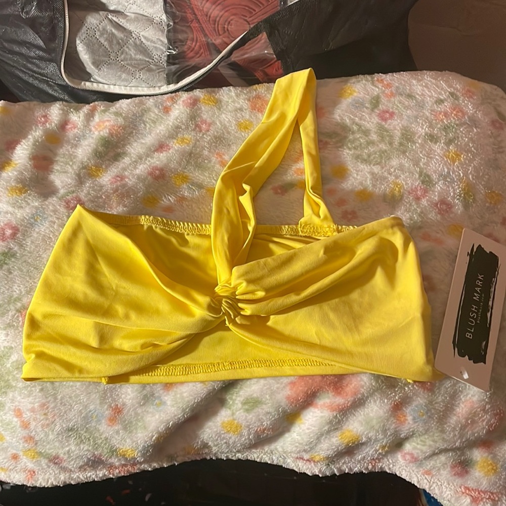 yellow blushmark crop top